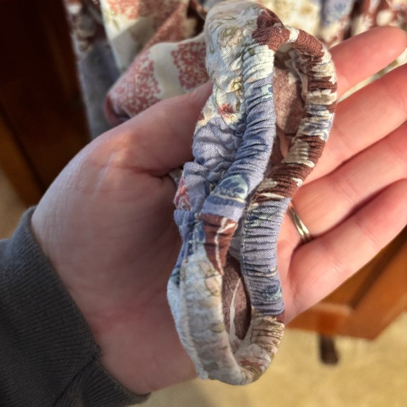 Floral Patchwork V-Neck Women's Top - Multicolor - Picture 3 of 4